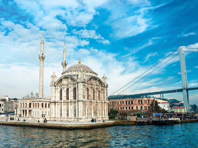 Mesquita Ortakoy - Istambul, Turquia.